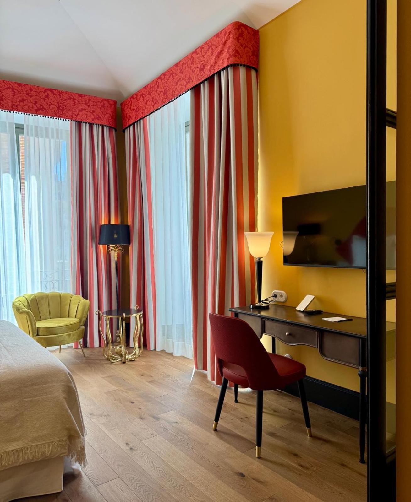 Hotel Divino & Apartments Figueras Exterior foto